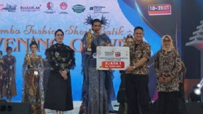 Lomba Fashion Show Batik di Bojonegoro, Arumi Bachsin: Keren-keren Banget
