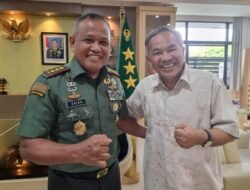 Jadi Wakasad, Letjen TNI Muhammad Saleh Mustafa Persilakan Dr Aqua Dwipayana Silaturahim ke Satuan-Satuan Angkatan Darat