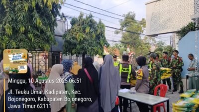 Wujud Kepedulian, Polres Bojonegoro dan Pemuda Muhammadiyah Bojonegoro Gelar Pasar Murah di Tengah Pengajian Ahad Pagi
