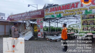 Angin Kencang Terjang Kelurahan Campurejo, Puluhan Rumah Rusak