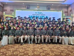 Direktur Pascasarjana UNUGIRI Associate Prof. Dr. KH. M. Ridlwan Hambali, Lc., M.A., Gelar Wisuda Pasca Sarjana  Sunan Giri Bojonegoro Jatim