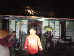 Angin Puting Beliung Rusak Puluhan Rumah di Kalitidu