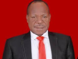 Bupati Puncak Janjikan Hadiah & Jaminan Keamanan bagi Perampas Senjata