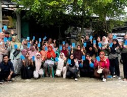 Warga Desa Trucuk Antusias Praktik Pengelolaan Sampah Untuk Menambah Penghasilan Rumah Tangga