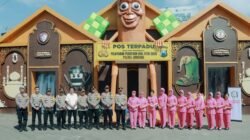 Tinjau Pospam Mudik Lebaran, Kapolres Jombang Berikan Tali Asih kepada Petugas