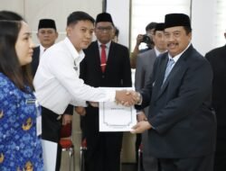Bupati Jombang Memimpin Sumpah Jabatan 23 PNS Dan Serahkan SK CPNS