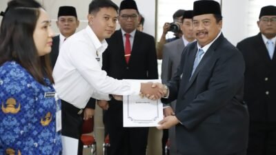 Bupati Jombang Memimpin Sumpah Jabatan 23 PNS Dan Serahkan SK CPNS