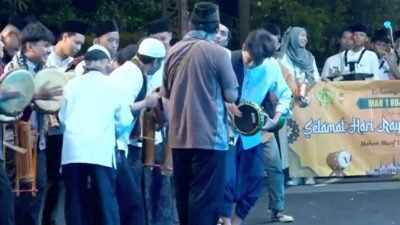 24 Grup Oklik dan 1.100 Obor Meriahkan Acara Tahunan di Alun-Alun Bojonegoro