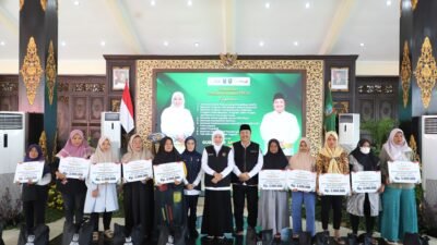 Bupati Jombang Dampingi Gubernur Jawa Timur, Dalam Rangka penguatan jaring pengaman sosial