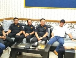 Teror Pembakaran Mobil Kades Viral di Medsos, Gelombang Dukungan Publik Menguat