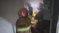 Toko Plastik dan Kue di Kelurahan Sumbang Kebakaran.