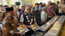 Akselerasi Pemerataan Gizi, Zulkifli Hasan dan Warsubi Tinjau Program MBG di Jombang