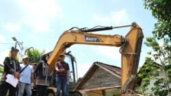 Wabup Nurul Azizah Lakukan Sidak, Pastikan Kualitas Infrastruktur Desa Terjaga