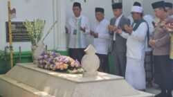 Gibran Hadiri Haul Dan Ziarah KH Abdul Wahab Chasbullah di Bahrul Ulum Jombang