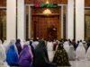 Malam 10 Asyura di Tegalkodo, Gotong Royong Warga Menghadirkan Bahagia Anak Yatim Piatu