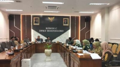 Percepat Penyelesaian Anomali Data DTSEN, Komisi C DPRD Bojonegoro Rapat Kerja Bersama Dinsos