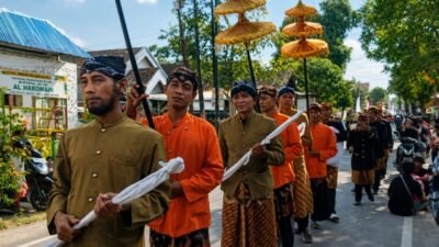 Kirab Pusaka Ki Andongsari, Jalanan Desa Ledok Berubah Menjadi Lorong Sejarah