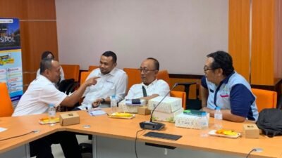 Ketua SMSI Jatim Dorong Mahasiswa Ilmu Politik UNESA Kuasai Teknologi dan AI