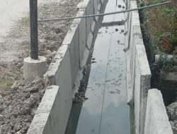 Drainase Rp398 Juta di Desa Bakung Disorot Warga, U-Ditch Diduga Tak Sesuai Spesifikasi