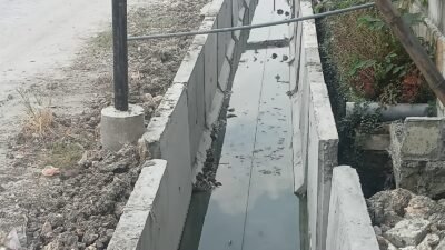 Drainase Rp398 Juta di Desa Bakung Disorot Warga, U-Ditch Diduga Tak Sesuai Spesifikasi