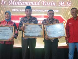 Wabup Bojonegoro Raih Anugerah Penggerak Demokrasi, Singgung 5.199 Anak Tak Sekolah