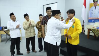 Pemkab Jombang Serahkan Beasiswa kepada 30 Mahasiswa Undar, Dorong Generasi Muda Aktif Bangun Desa