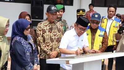 Resmikan Gedung Baru SMPN 1 Padangan, Pratikno Tekankan Pendidikan Karakter Generasi Muda