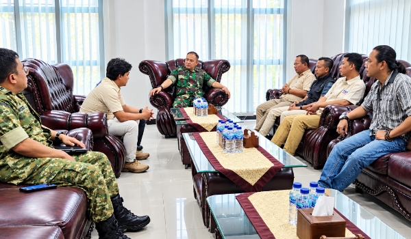 Para pengurus SMSI Bojonegoro saat Audensi dengan